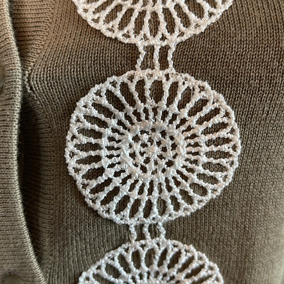 BANANA REPUBLIC EMBROIDERED CROPPED SWEATER - Picture 5 of 7